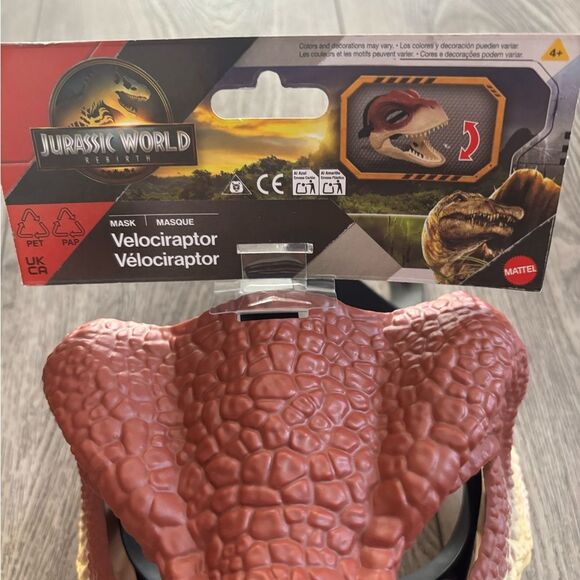 Jurassic world Reptile Velociraptor Mask - Red and Tan - Picture 9 of 9
